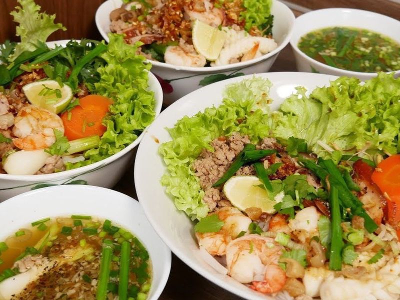 Hủ Tiếu Mực Tiến Phá